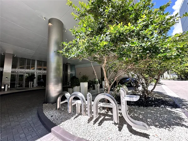 $4,650 | 92 Southwest 3rd Street, Unit 3105, Miami, FL 33130