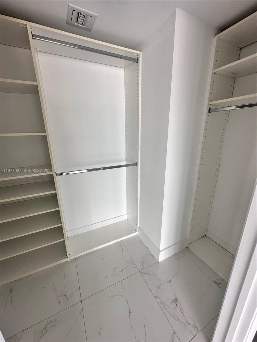 92 Southwest 3rd Street, Unit 3105 Miami, FL 33130 - Photo 9 of 17