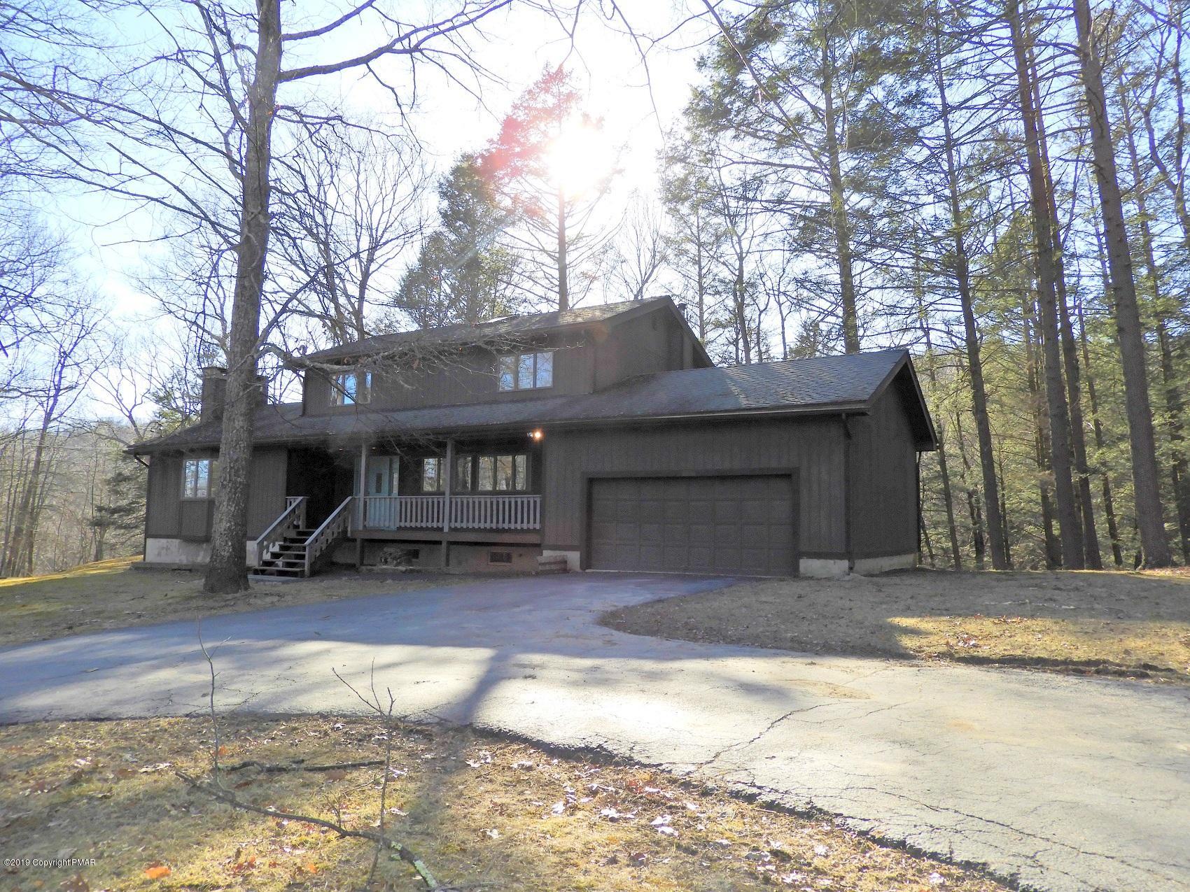 1149 Valleyview Circle Bushkill, PA 18324 - Photo 6 of 34 2 Exterior (5)
