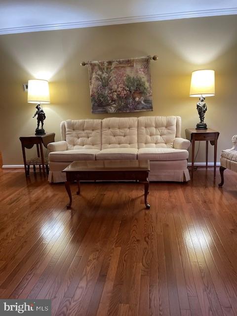 2400 Falling Creek Road Silver Spring, MD 20904 - Photo 20 of 27 Living Room