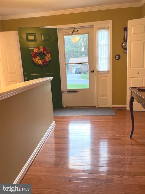 2400 Falling Creek Road Silver Spring, MD 20904 - Photo 9 of 27 Foyer