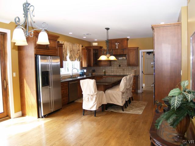 1009 Place Road Bethlehem, PA 18017 - Photo 7 of 32 Gallery Image 7