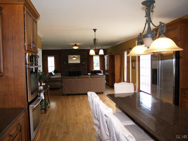 1009 Place Road Bethlehem, PA 18017 - Photo 9 of 32 Gallery Image 9
