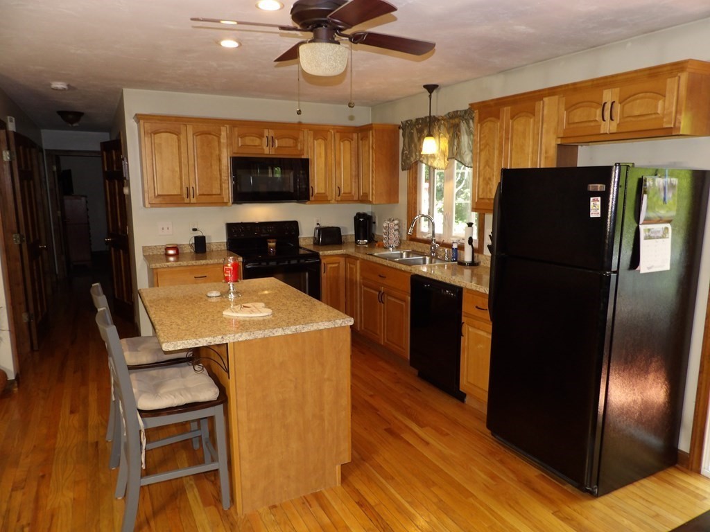 256 Brookfield Road Charlton, MA 01507 - Photo 12 of 42 Gallery Image 12