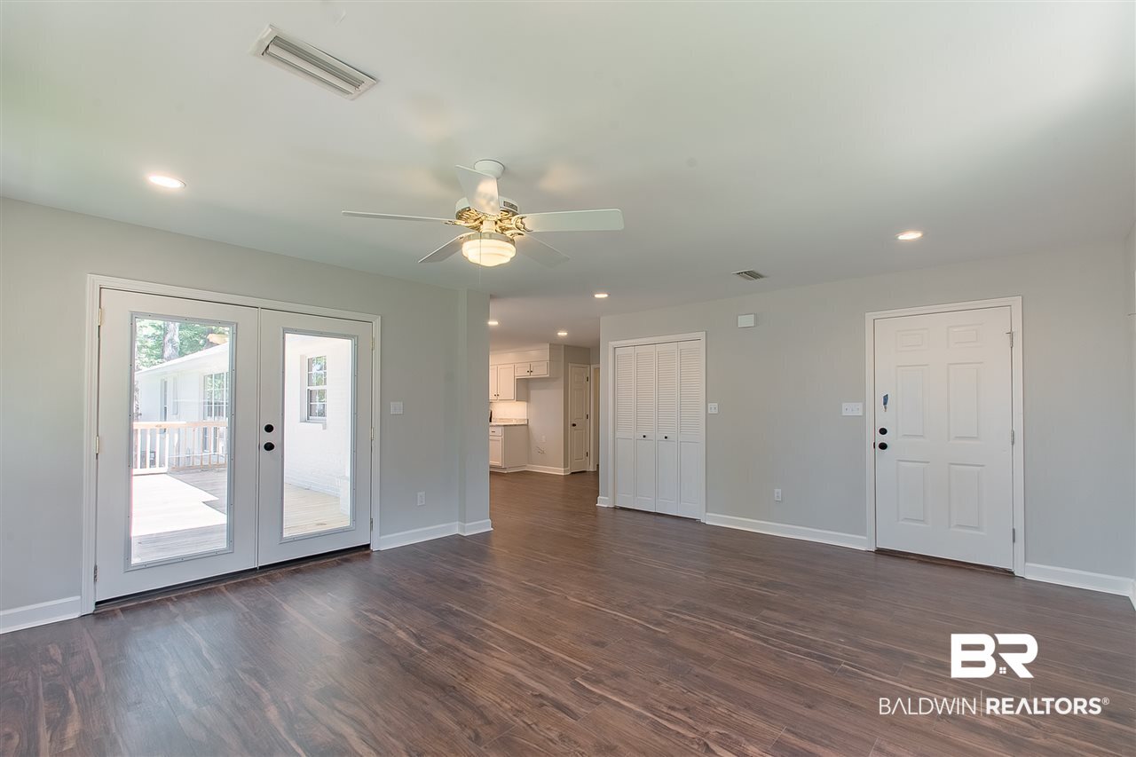 121 Pineridge Road Daphne, AL 36526 - Photo 21 of 41 Garage and Laundry Entran