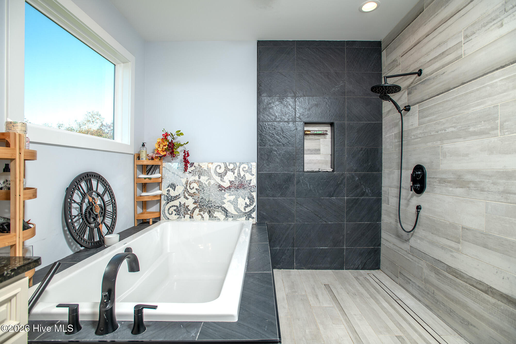 278 Live Oak Road Newport, NC 28570 - Photo 20 of 30 Primary Bathroom