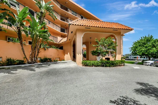 $3,100 | 2871 North Ocean Boulevard, Unit V441, Boca Raton, FL 33431