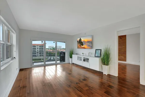 $3,100 | 2871 North Ocean Boulevard, Unit V441, Boca Raton, FL 33431