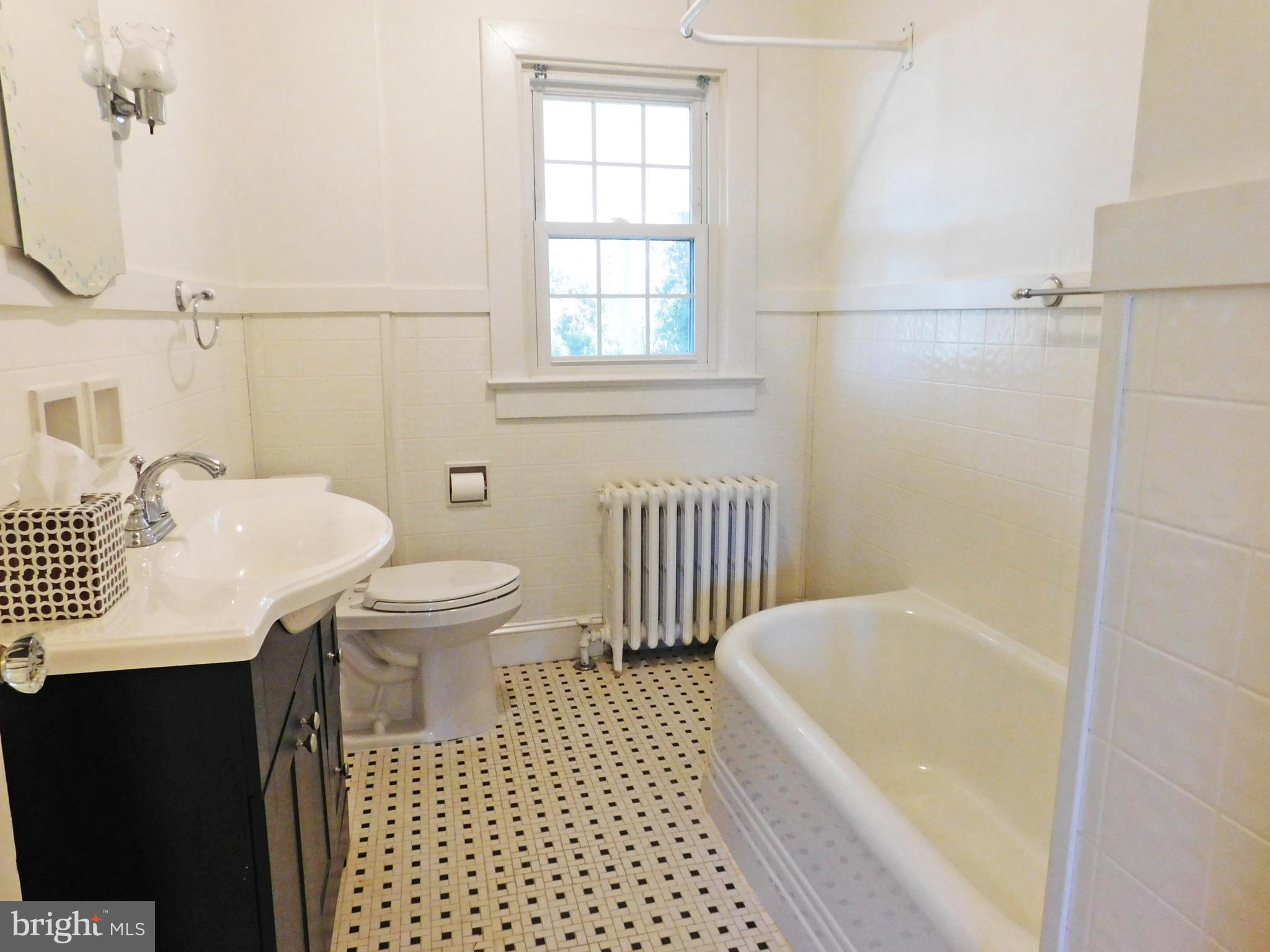 641 Old Meetze Road Warrenton, VA 20186 - Photo 8 of 15 a bathroom with a sink a toilet and shower