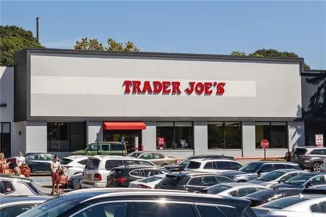 $6,000 | 722 Lakeview Avenue Northeast, Unit A, Atlanta, GA 30308