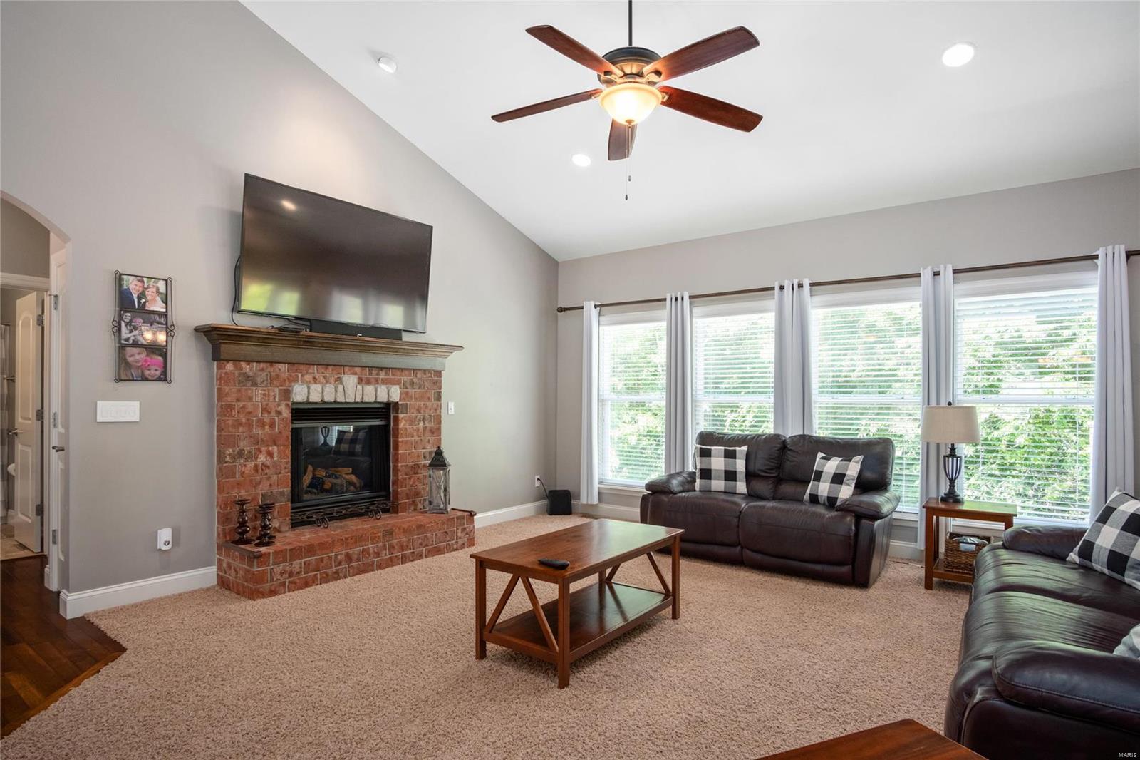 1479 Heritage Valley Drive High Ridge, MO 63049 - Photo 5 of 53