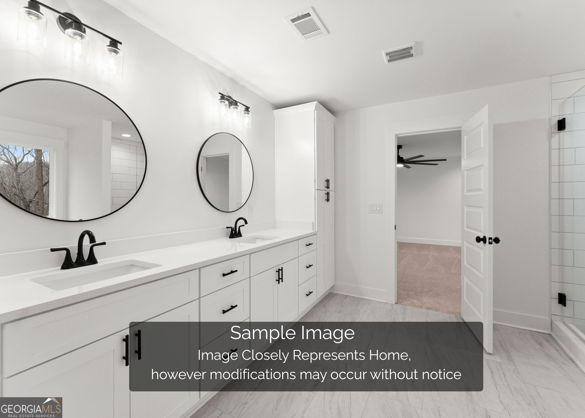 253 Fox Valley Road Clarkesville, GA 30523 - Photo 7 of 8 a bathroom with a sink and a mirror