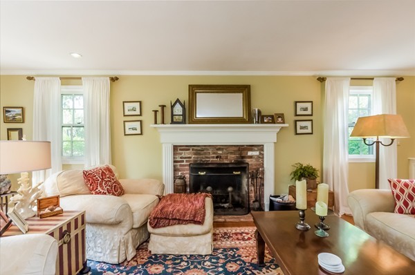 32 Flint Street Marblehead, MA 01945 - Photo 2 of 26 Gallery Image 2