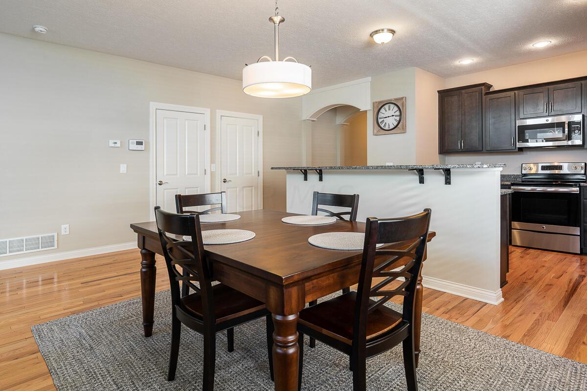 3975 Trail Ridge Drive Columbus, OH 43228 - Photo 7 of 37 Open Kitchen/Dining