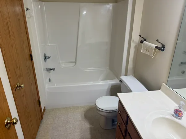 $334,900 | 34 Madison Circle, Davenport, IA 52806