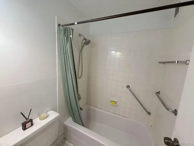 $389,998 | 100 High Point Drive, Unit 501, Hartsdale, NY 10530