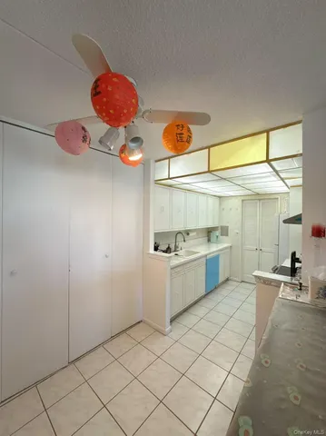 $389,998 | 100 High Point Drive, Unit 501, Hartsdale, NY 10530