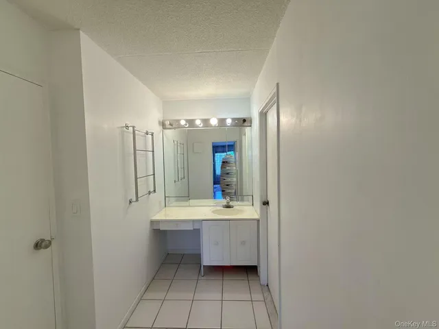 $389,998 | 100 High Point Drive, Unit 501, Hartsdale, NY 10530