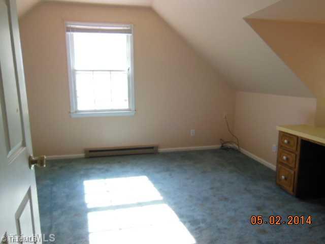864 Pilot School Road Thomasville, NC 27360 - Photo 14 of 15 2nd Bedroom.