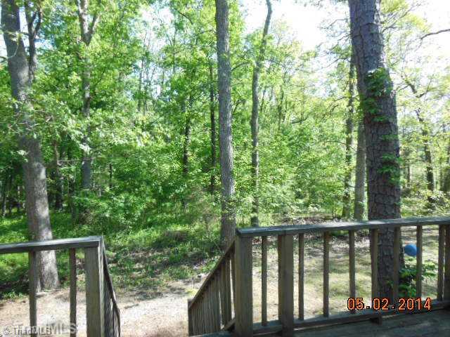 864 Pilot School Road Thomasville, NC 27360 - Photo 4 of 15 Yard/Garden.