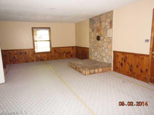 864 Pilot School Road Thomasville, NC 27360 - Photo 9 of 15 Living Room.