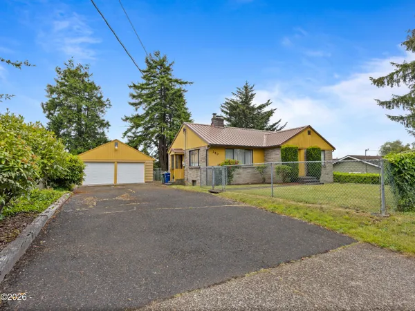 $430,000 | 340 Northeast 8th Street, Newport, OR 97365