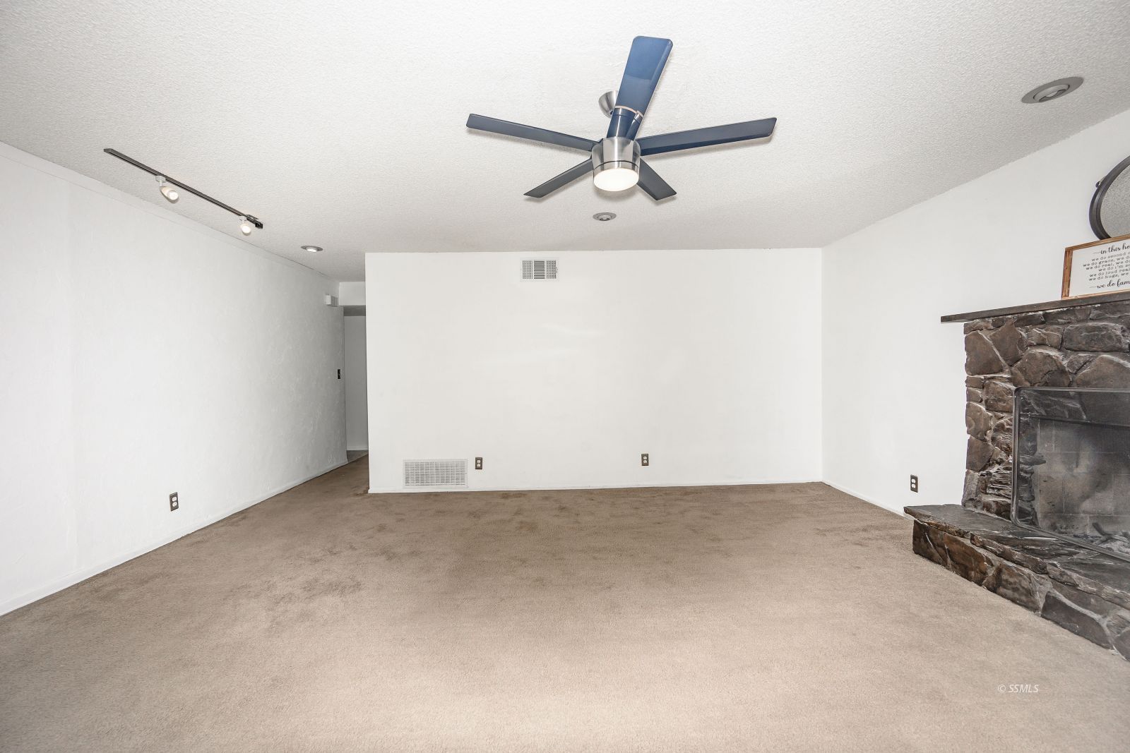 524 East Church Avenue Ridgecrest, CA 93555 - Photo 9 of 31 Gallery Image 9