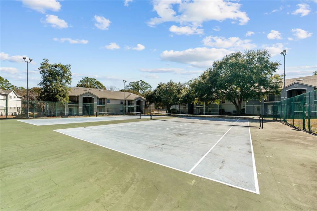 3705 Southwest 27th Street, Unit 828 Gainesville, FL 32608 - Photo 17 of 24