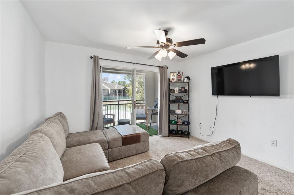 3705 Southwest 27th Street, Unit 828 Gainesville, FL 32608 - Photo 5 of 24