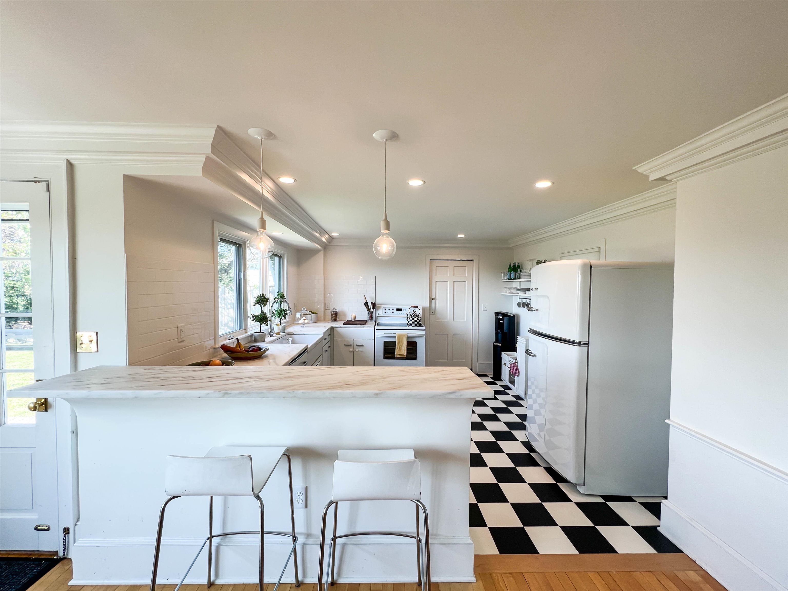 151 Crescent Road Burlington, VT 05401 - Photo 9 of 34