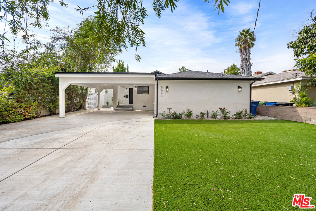 5627 Agnes Avenue Valley Village, CA 91607 - Photo 11 of 11 a front view of a house with garden