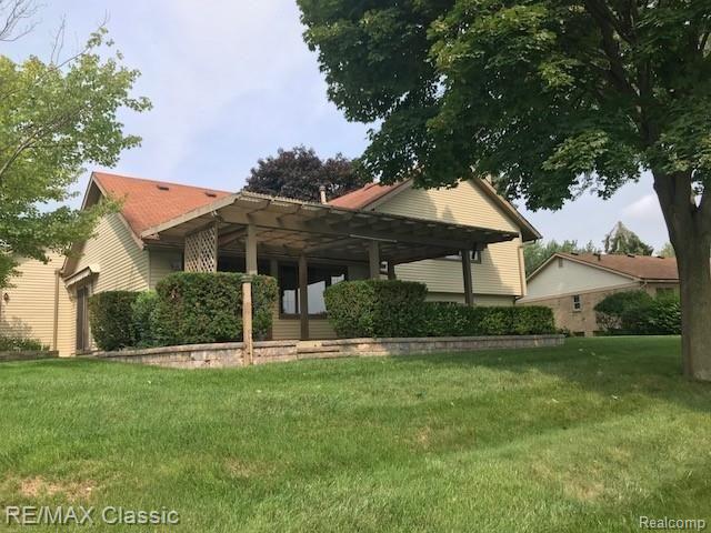 40645 Village Wood Road Novi, MI 48375 - Photo 4 of 31