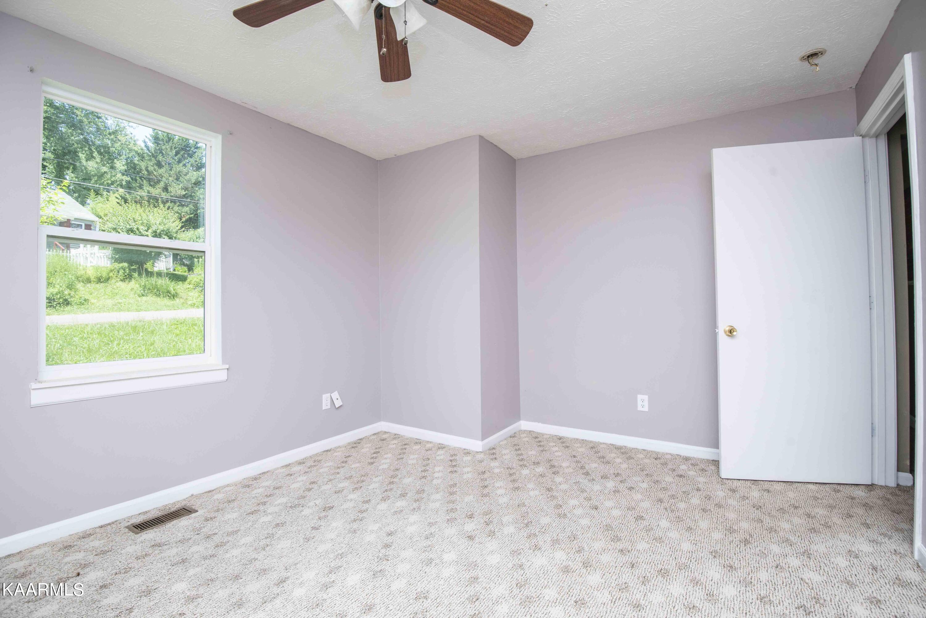 616 Hillview Road Knoxville, TN 37919 - Photo 12 of 31 second bed 1_1