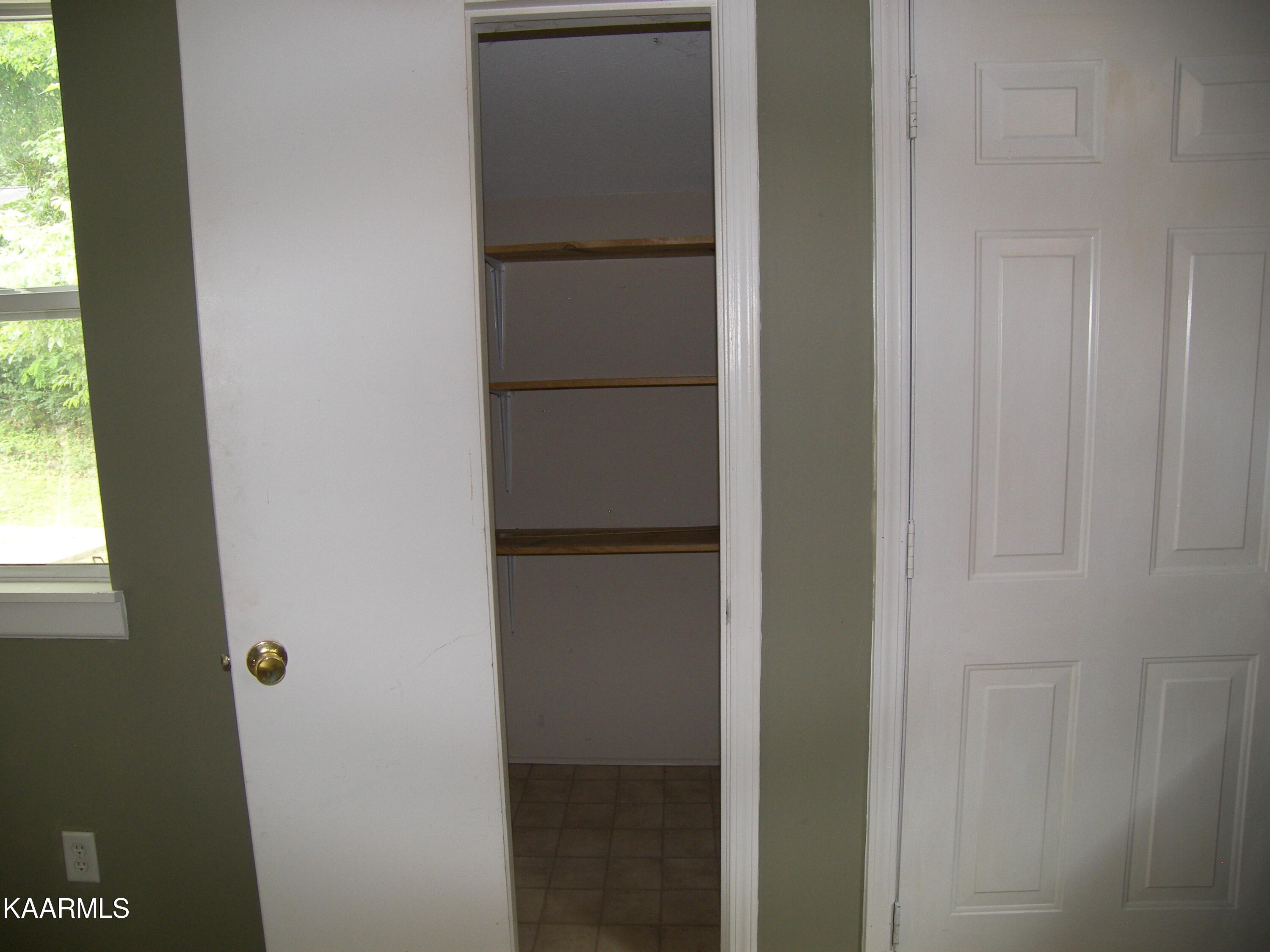 616 Hillview Road Knoxville, TN 37919 - Photo 15 of 31 100_4445