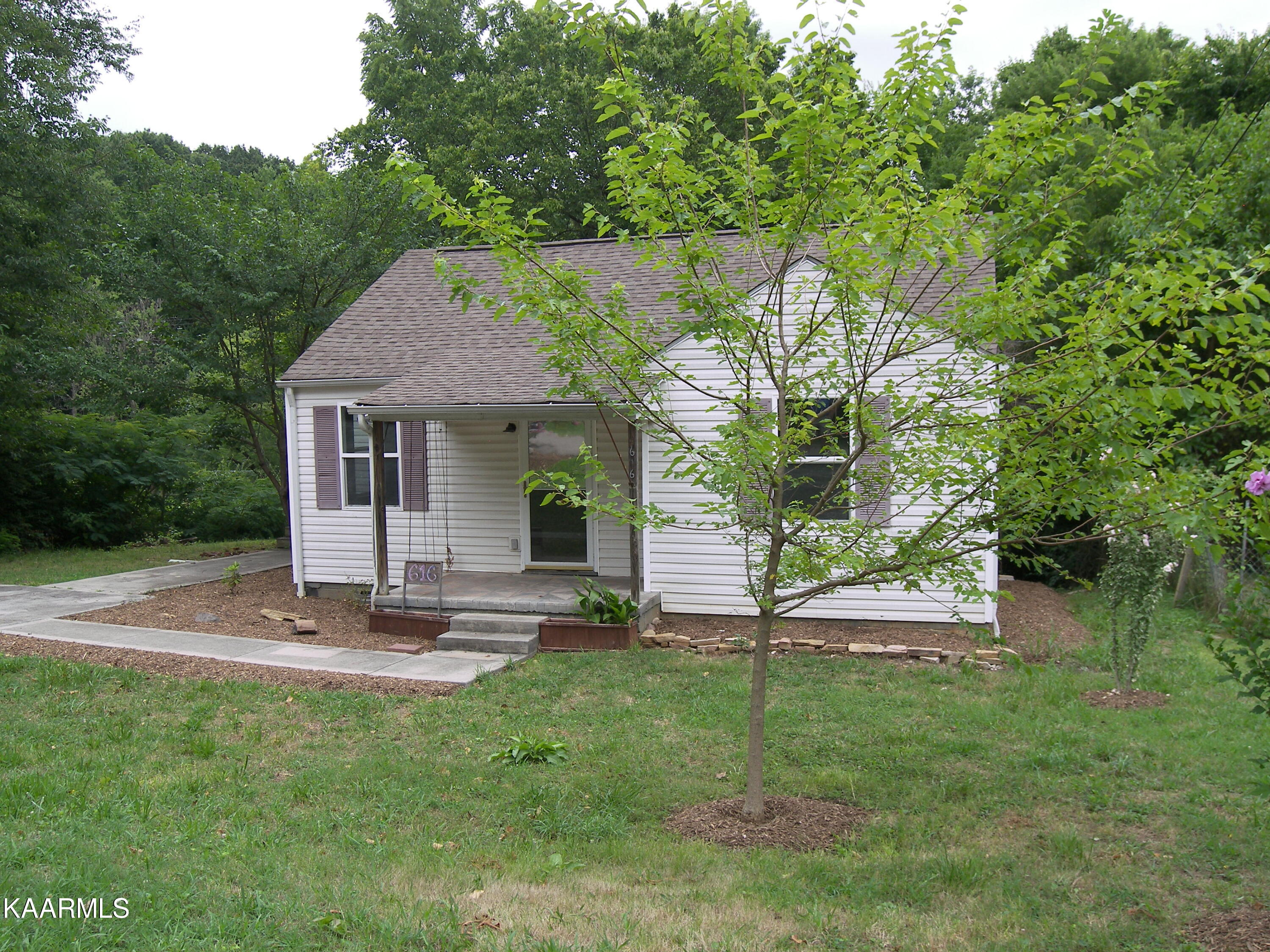616 Hillview Road Knoxville, TN 37919 - Photo 27 of 31 100_4434