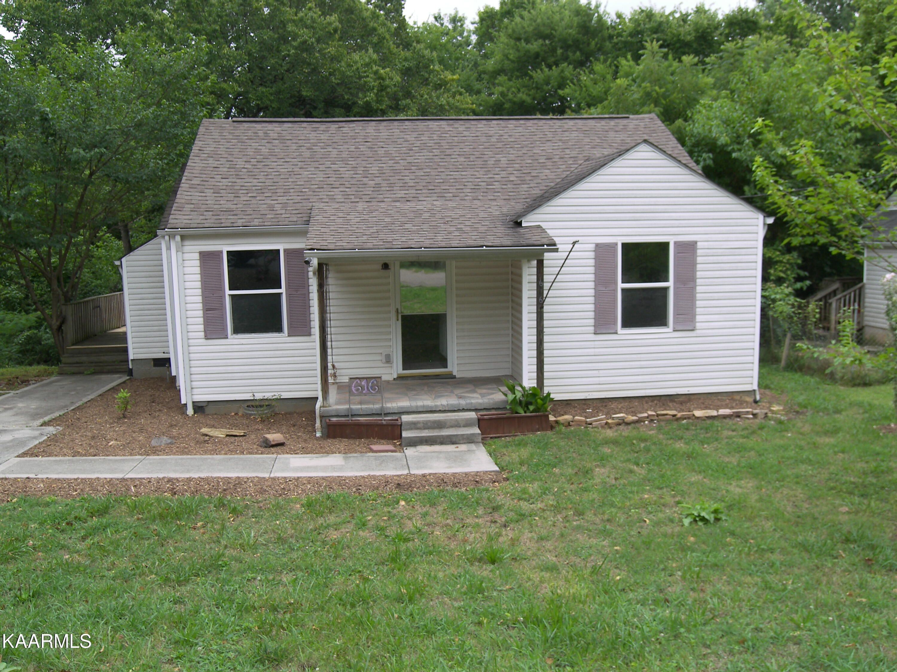 616 Hillview Road Knoxville, TN 37919 - Photo 29 of 31 100_4433
