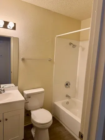 $795 | 3001 B Parker Lane, Austin, TX 78741