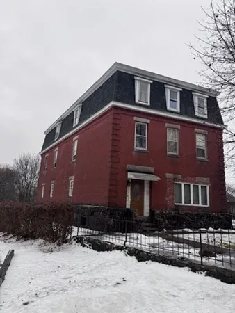 $2,450 | 308 Plantation Street, Unit 3, Worcester, MA 01604
