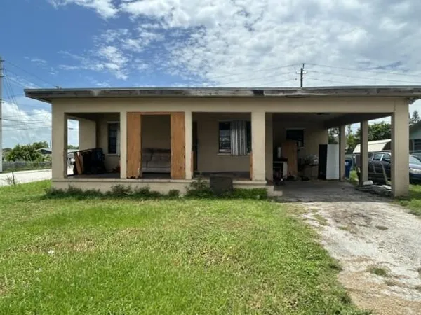 $159,900 | 190 Southwest 6th Avenue, South Bay, FL 33493