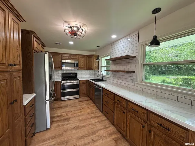 $214,900 | 208 Dorris Drive, Metropolis, IL 62960