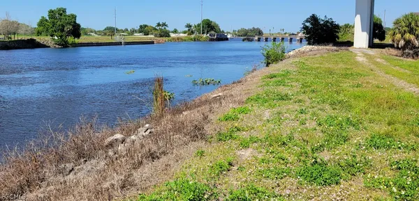 $129,000 | Lot 19 River Road, Moore Haven, FL 33471