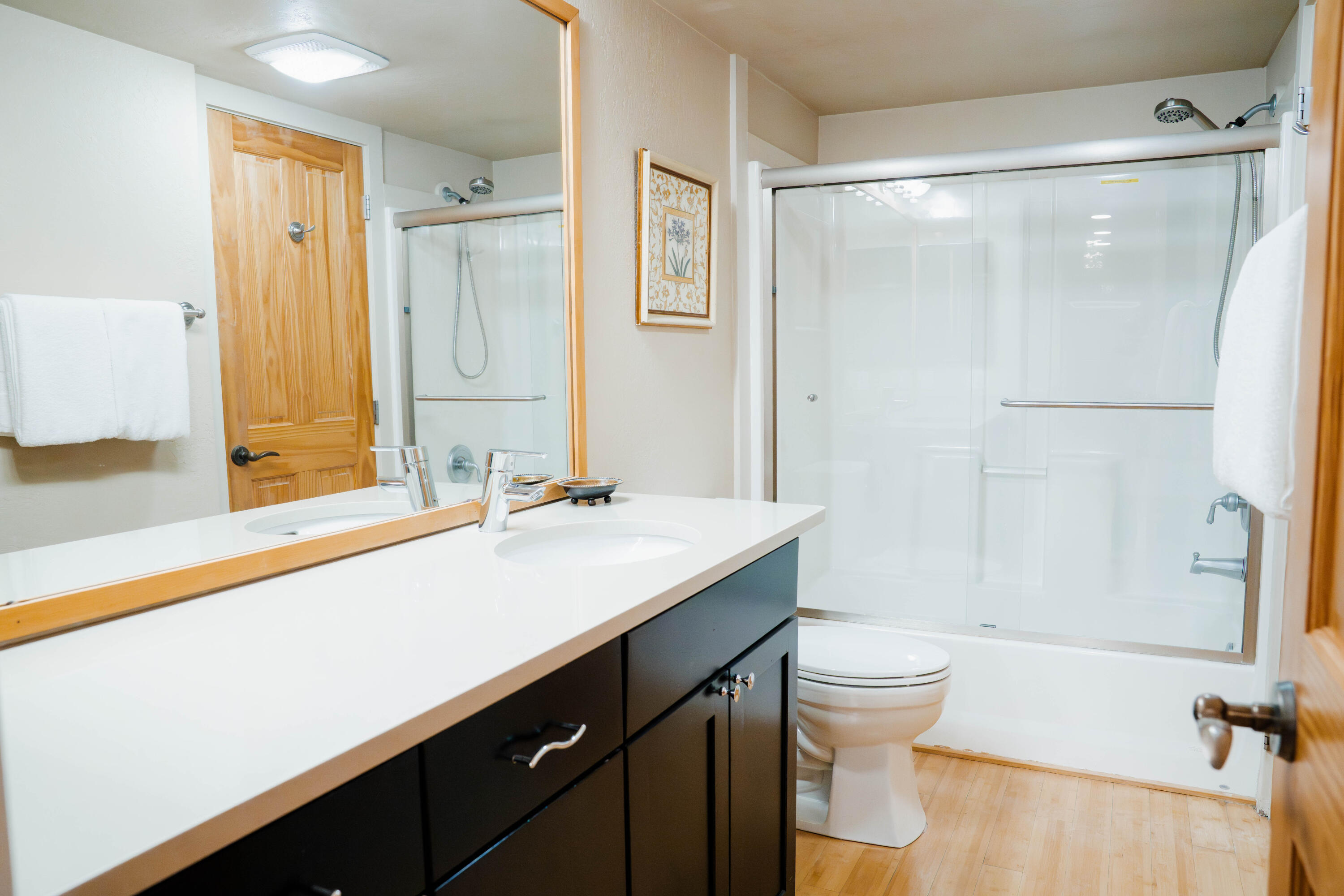 291 South 3rd Avenue, Unit 25 Ketchum, ID 83340 - Photo 15 of 19 Main floor bath