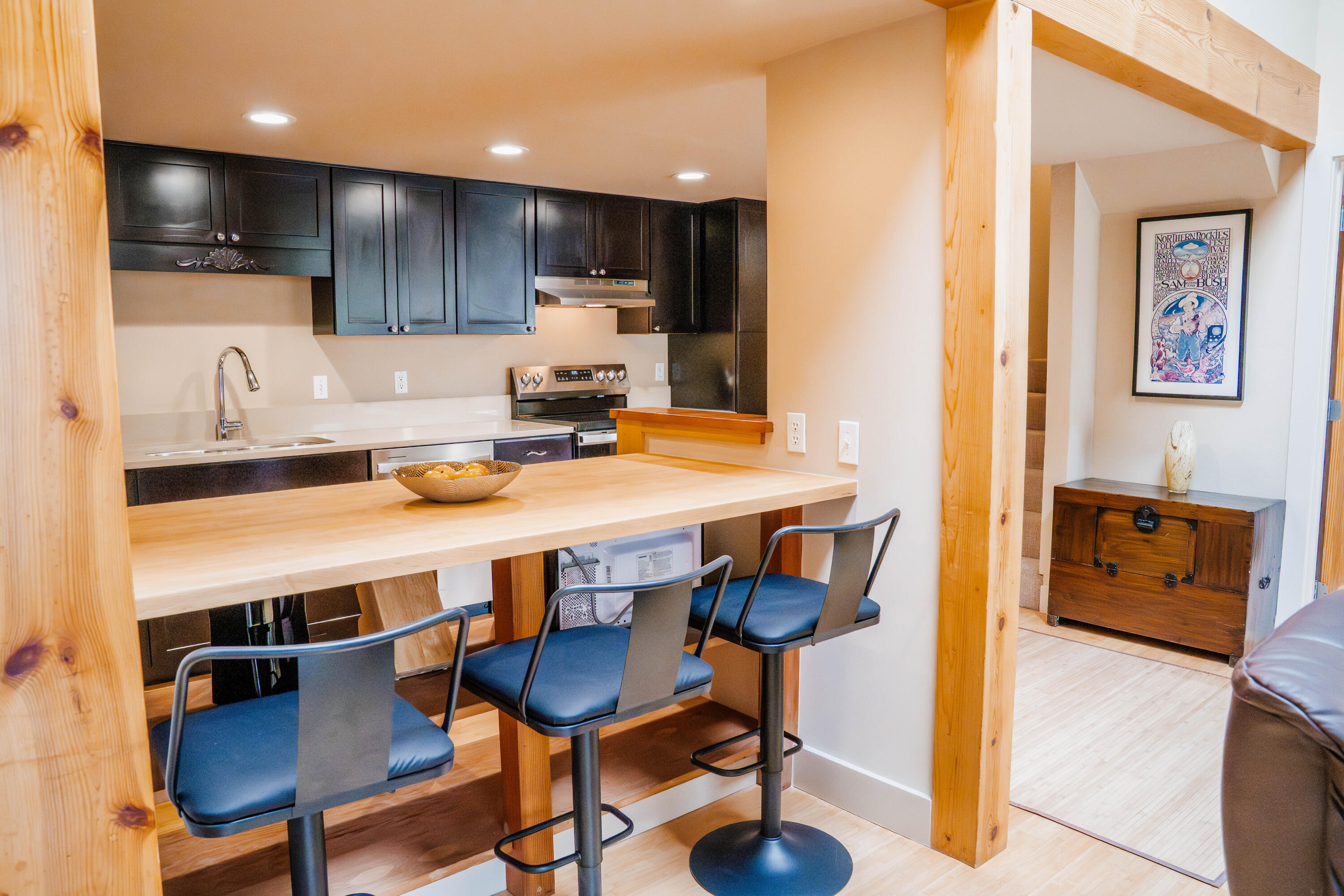 291 South 3rd Avenue, Unit 25 Ketchum, ID 83340 - Photo 8 of 19 kitchen