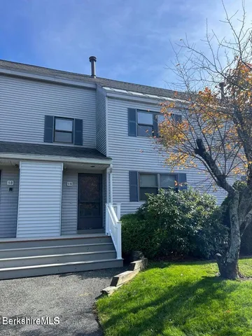 $389,900 | 1 Rolling Hills, Unit 10, Lenox, MA 01240