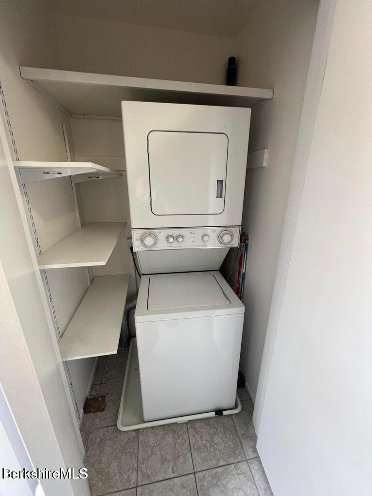 1 Rolling Hills, Unit 10 Lenox, MA 01240 - Photo 16 of 19 laundry