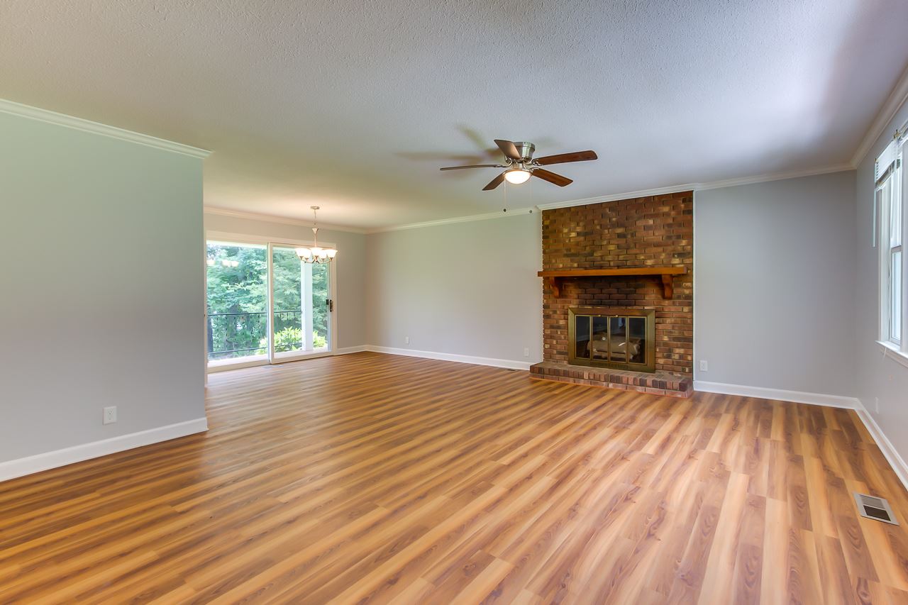 1008 River Road Greer, SC 29651 - Photo 3 of 36 Living Room
