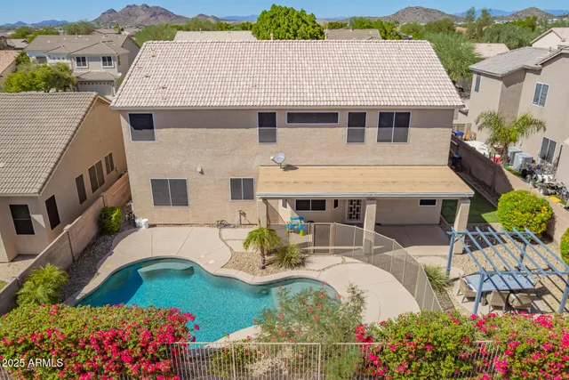 a view of outdoor space and city view