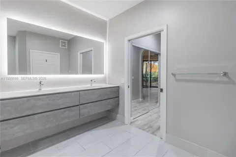 $605,000 | 1611 Passion Vine Circle, Unit 122, Weston, FL 33326