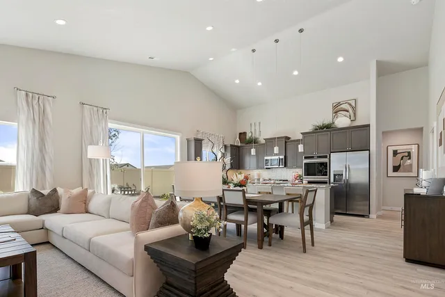 $447,990 | 1588 Southwest Silverstone Avenue, Mountain Home, ID 83647