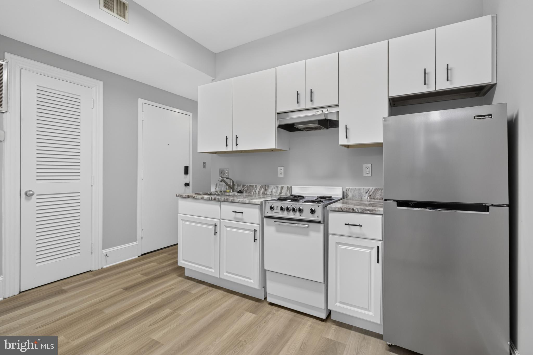 705 8th Street Southeast, Unit 200 Washington, DC 20003 - Photo 13 of 22
